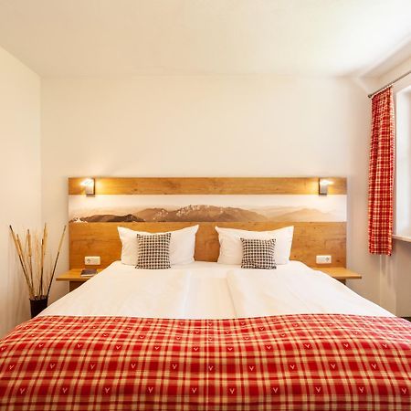 Lustiger Hirsch Hotel Akams Luaran gambar