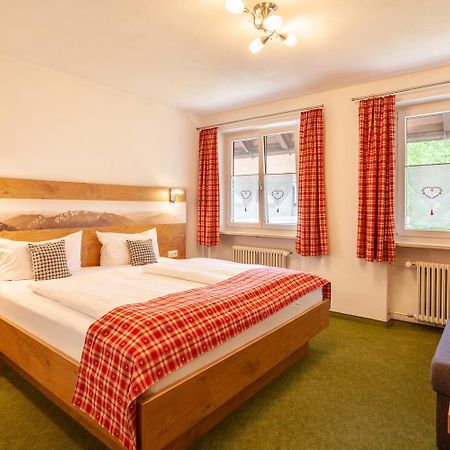 Lustiger Hirsch Hotel Akams Luaran gambar