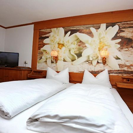 Lustiger Hirsch Hotel Akams Luaran gambar