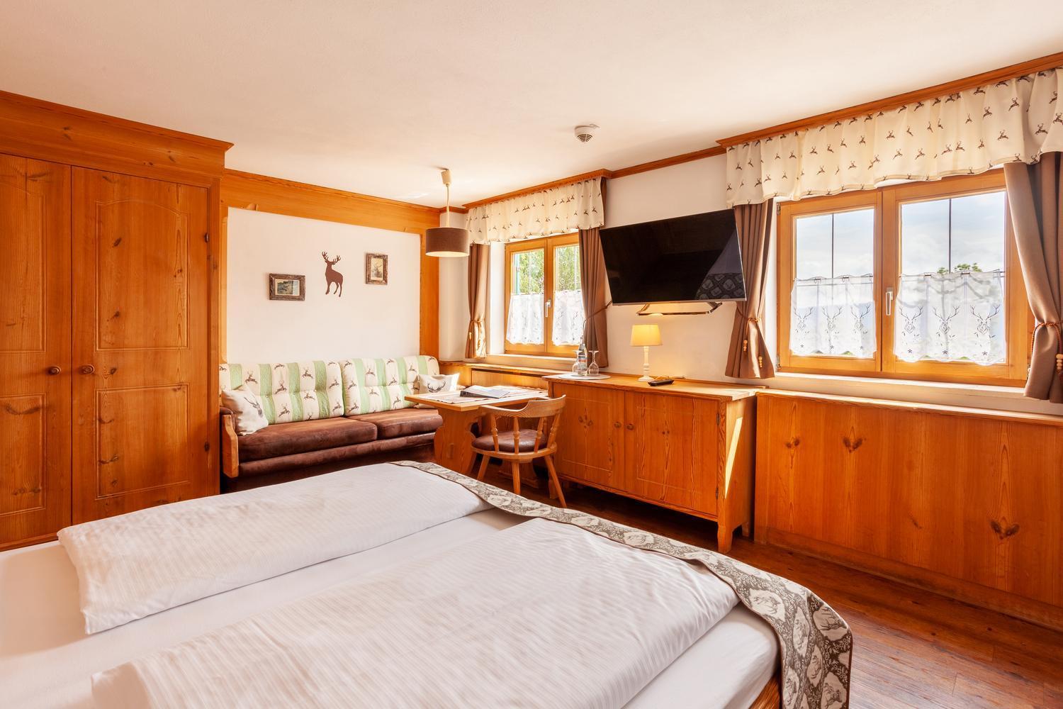 Lustiger Hirsch Hotel Akams Luaran gambar