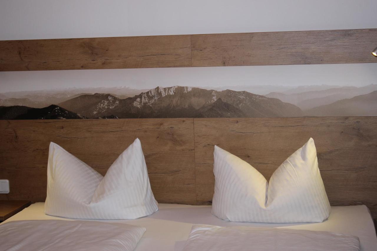 Lustiger Hirsch Hotel Akams Luaran gambar