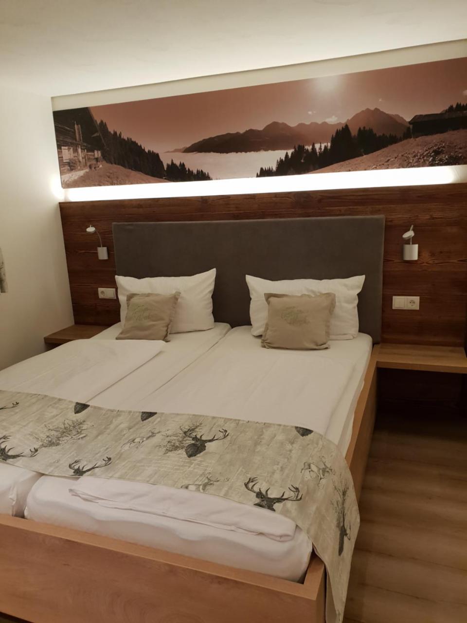 Lustiger Hirsch Hotel Akams Luaran gambar