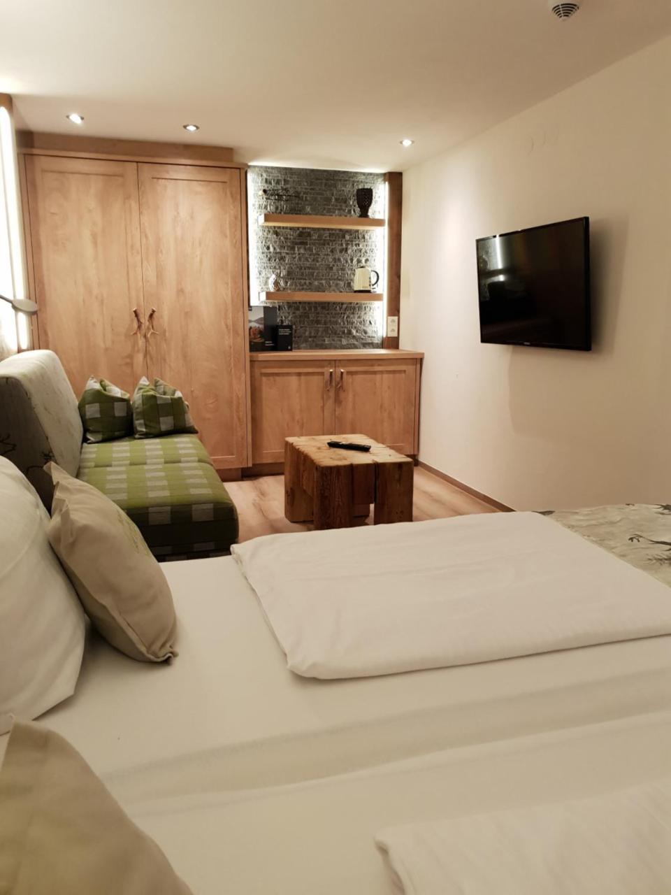 Lustiger Hirsch Hotel Akams Luaran gambar